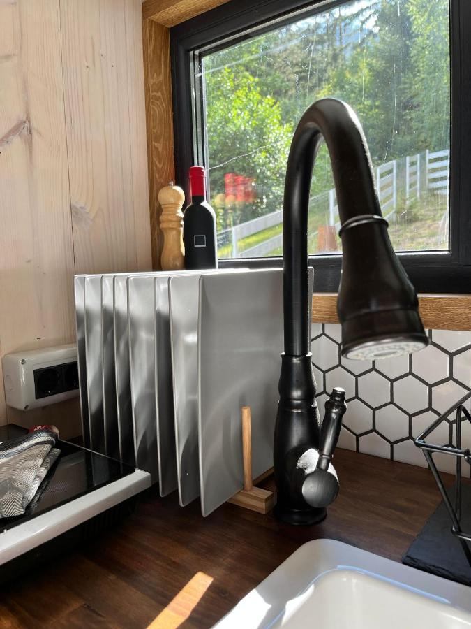 Вилла Bramble Tiny House Зэрнешти Экстерьер фото